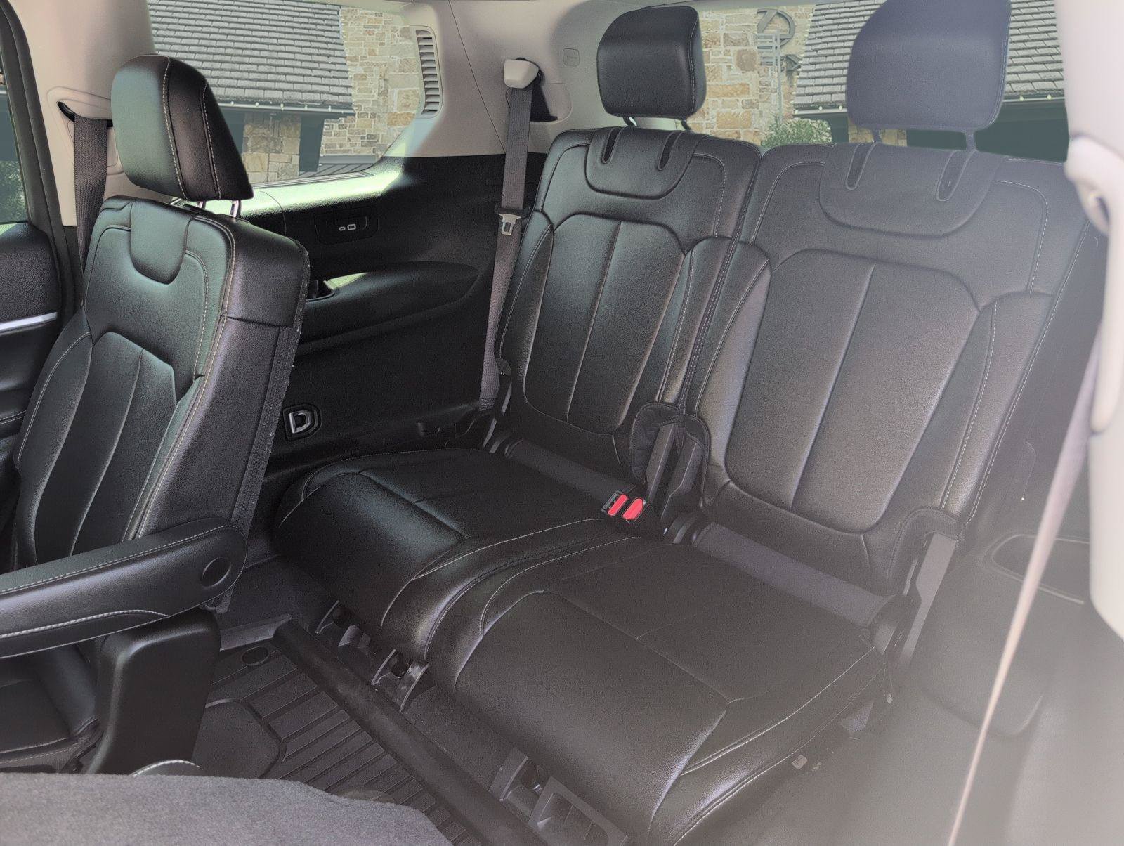 Used 2023 Jeep Grand Cherokee L Limited RWD image 19