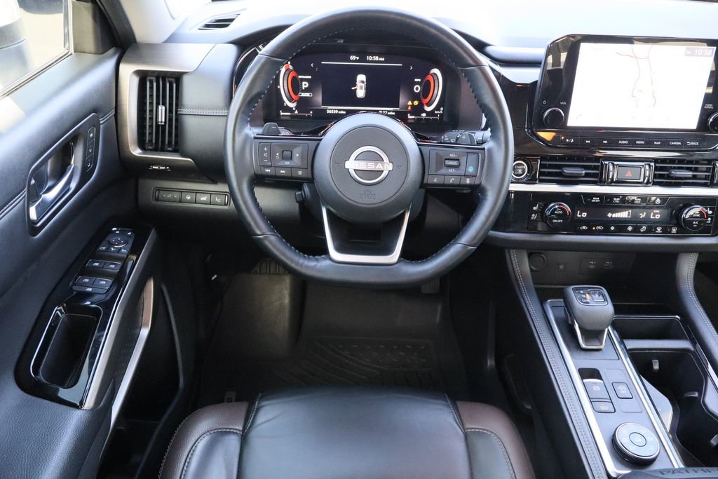 Used 2023 Nissan Pathfinder Platinum image 23