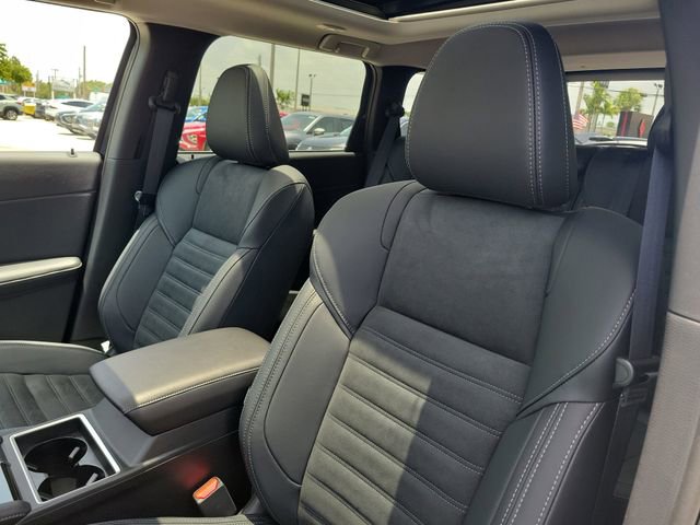 New 2025 Mitsubishi Outlander SE image 23