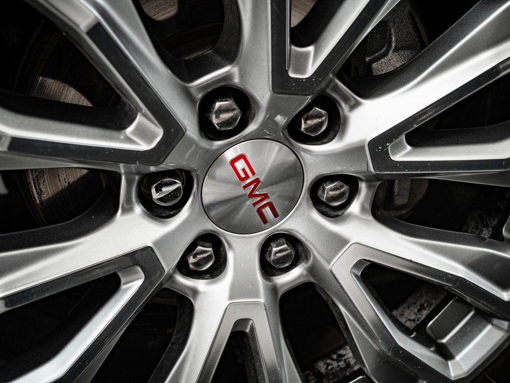 Used 2023 GMC Yukon Denali w/ LPO, Floor Liner Package image 8