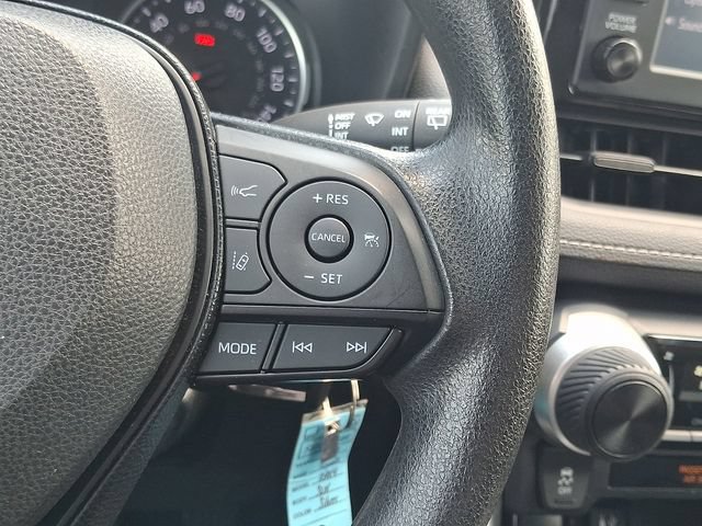 Used 2019 Toyota RAV4 LE w/ Carpet Mat Package AWD/4WD image 21