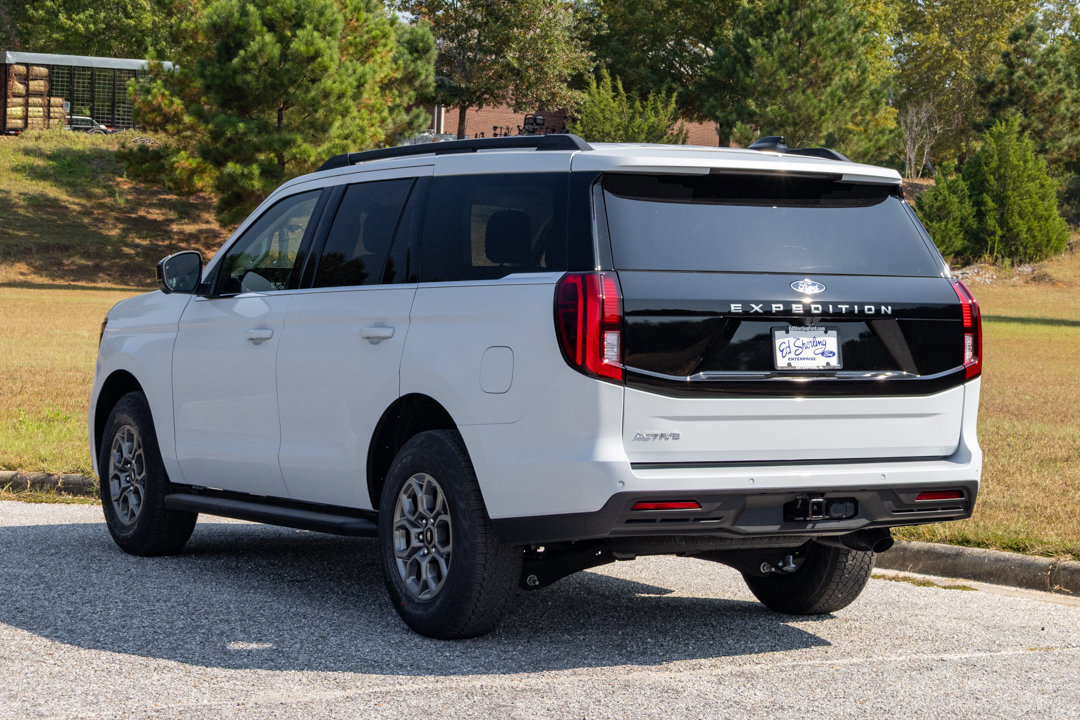 New 2025 Ford Expedition Active image 4