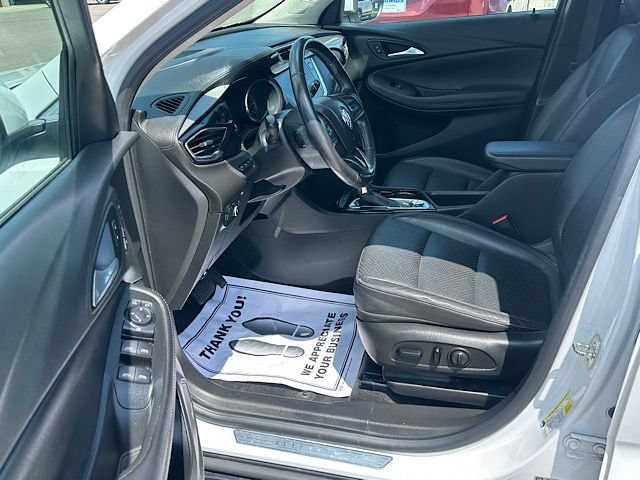Used 2020 Buick Encore GX Essence w/ Experience Buick Package FWD image 12