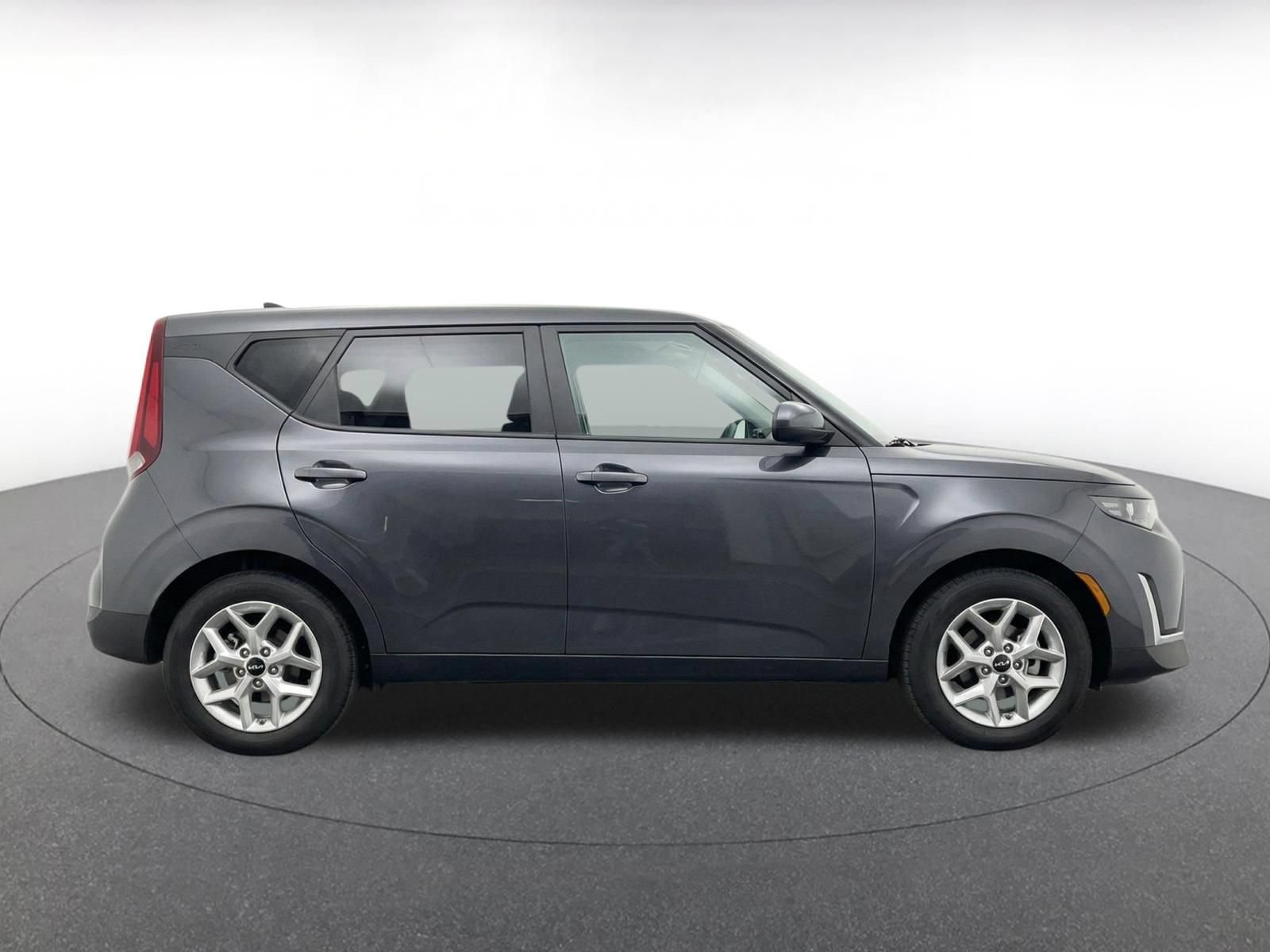Used 2025 Kia Soul LX w/ LX Technology Package FWD image 10