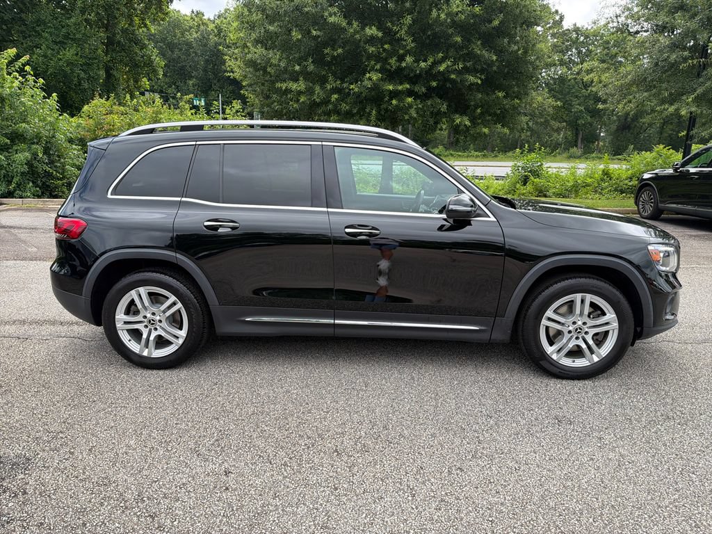 Used 2021 Mercedes-Benz GLB 250 4MATIC w/ Premium Package image 8