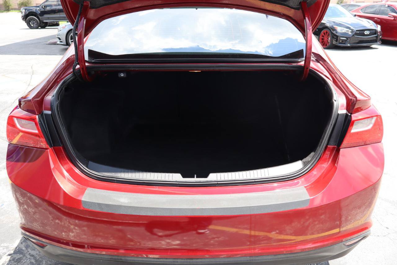 Used 2018 Chevrolet Malibu LT FWD image 11