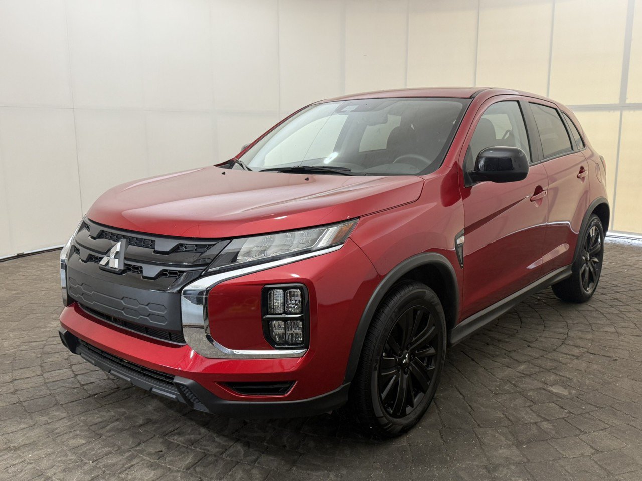 Used 2025 Mitsubishi Outlander Sport LE AWD/4WD image 3