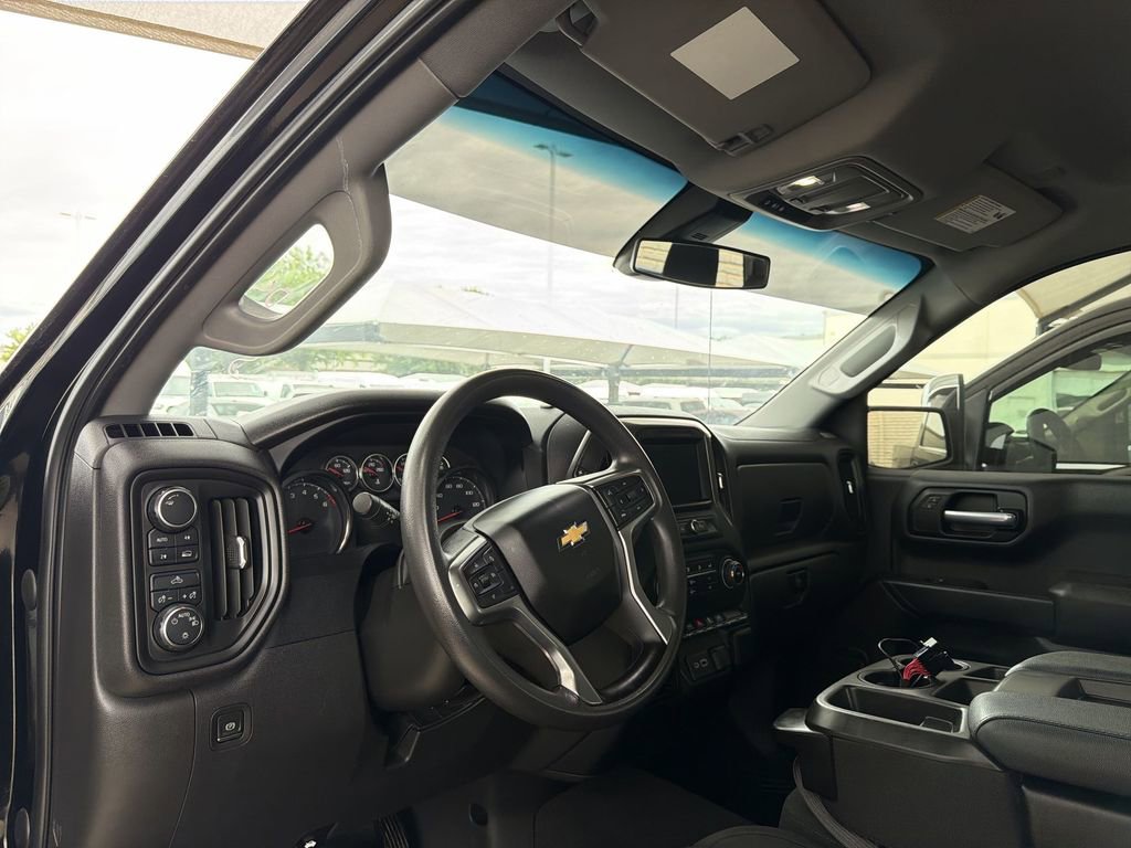 Used 2022 Chevrolet Silverado 1500 Custom w/ Safety Confidence Package AWD/4WD image 6