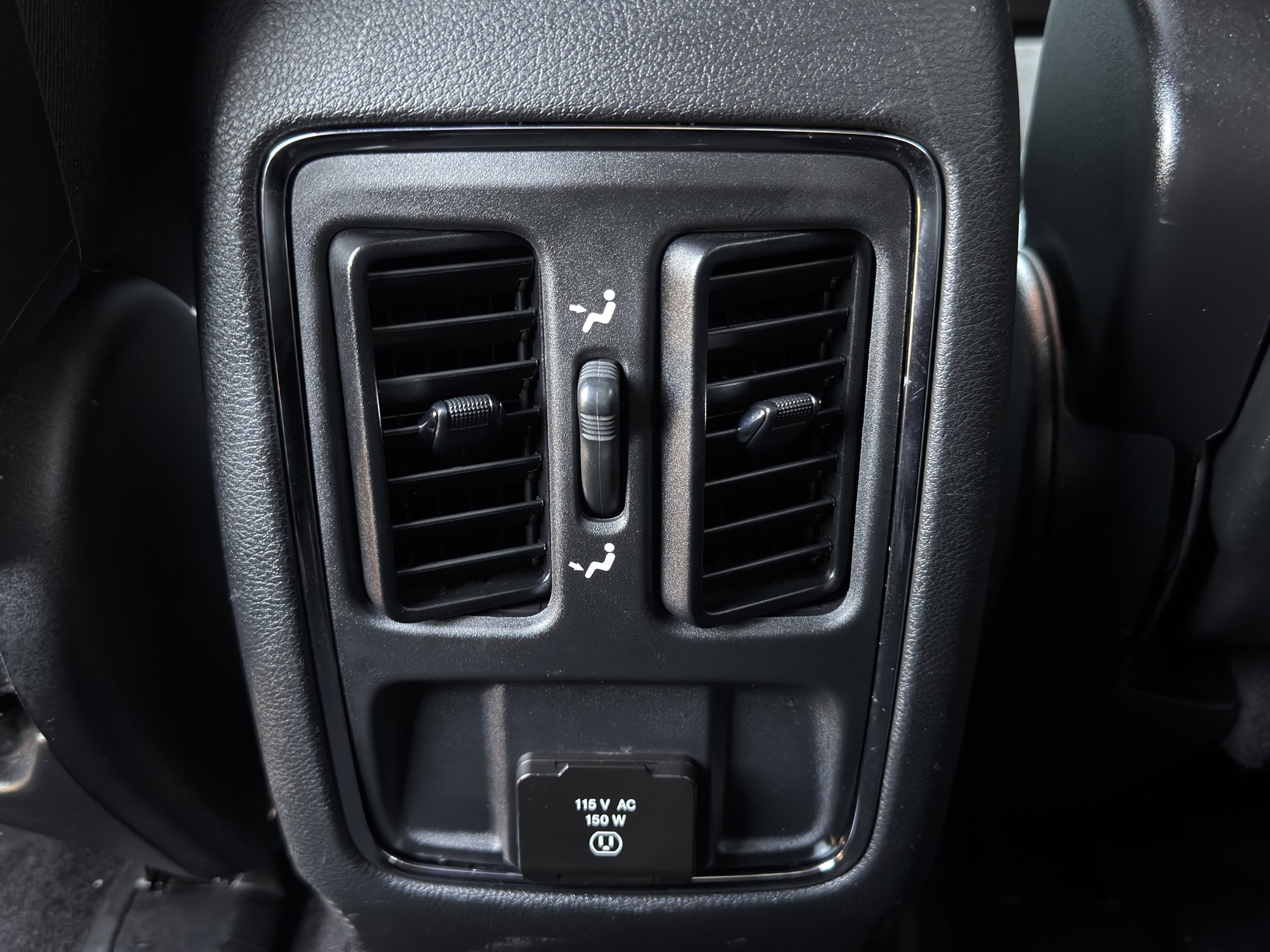 Used 2020 Jeep Grand Cherokee Altitude image 21