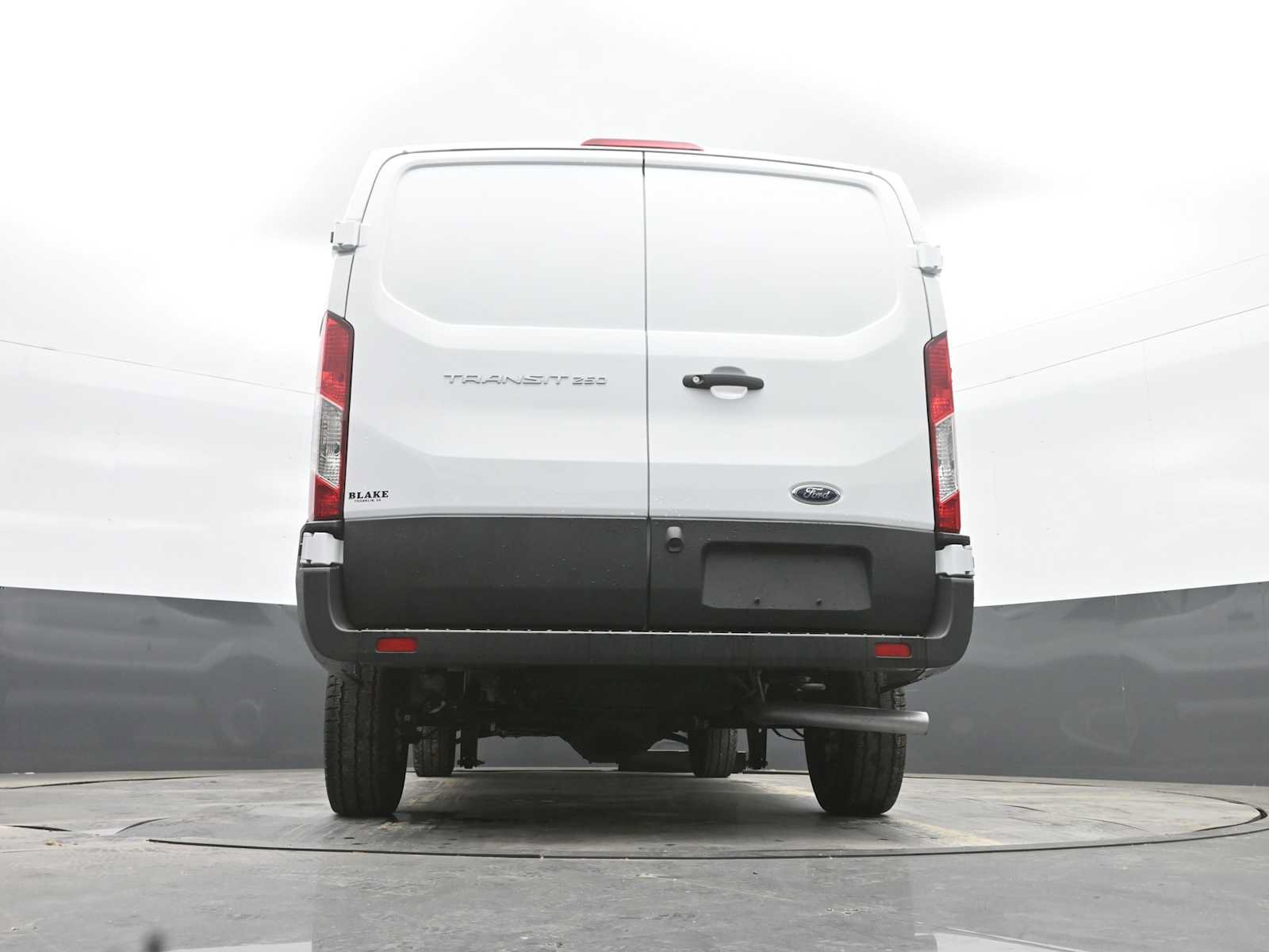 New 2024 Ford Transit 250 148 Medium Roof RWD image 35