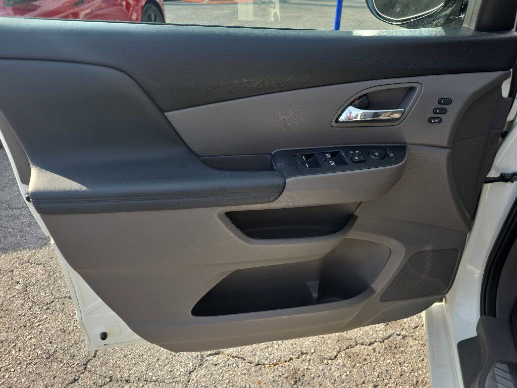 Used 2015 Honda Odyssey Touring Elite image 12