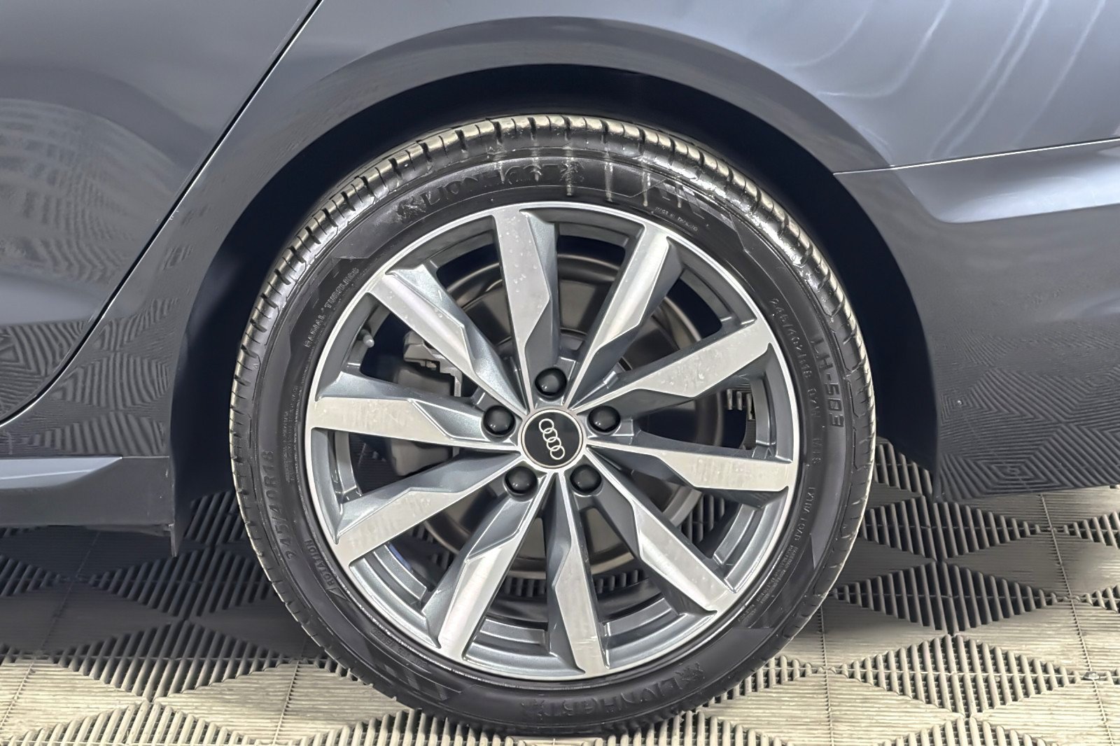 Used 2023 Audi A4 2.0T Premium w/ Convenience Package AWD/4WD image 24