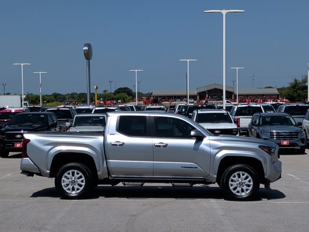 Used 2024 Toyota Tacoma SR5 RWD image 9
