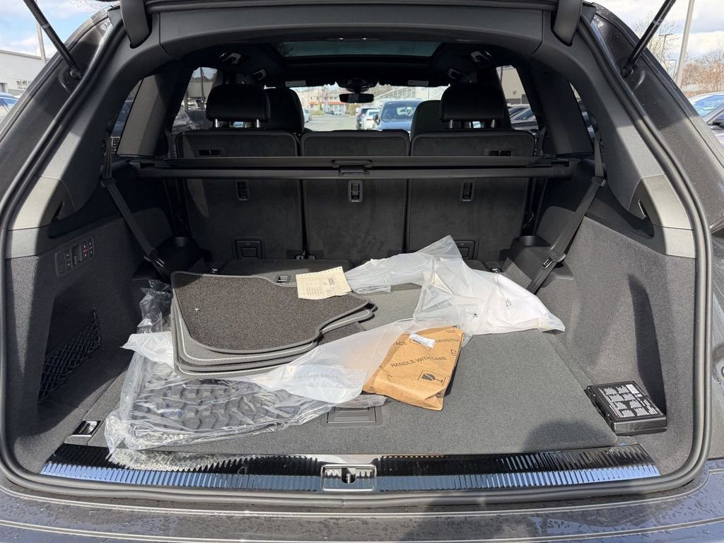 New 2026 Audi Q7 3.0T Premium Plus AWD/4WD image 28