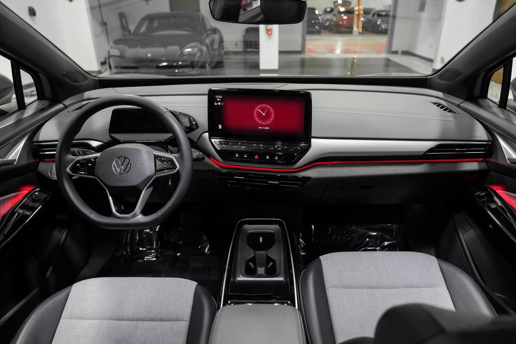 Used 2023 Volkswagen ID.4 Pro image 16