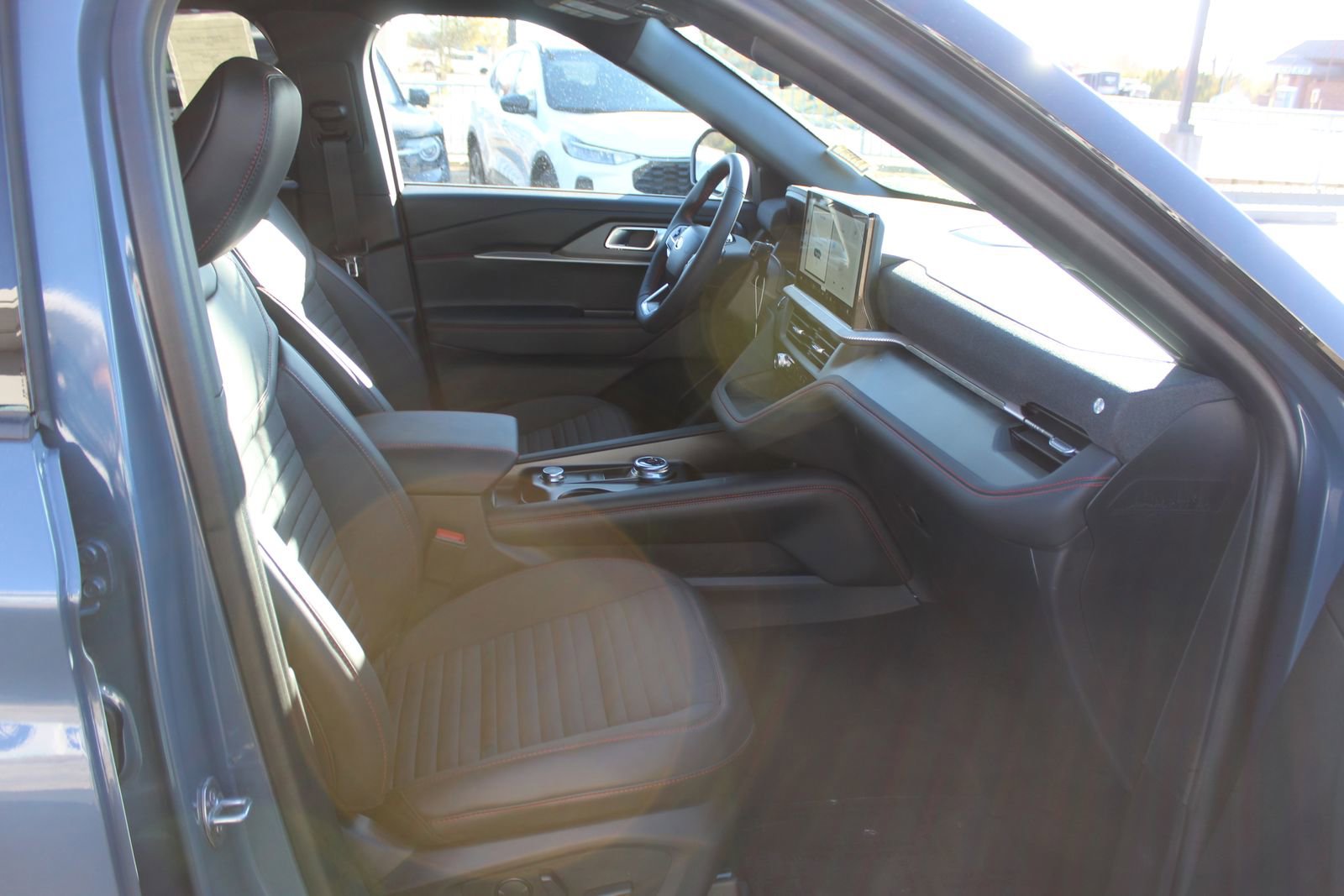 New 2026 Ford Explorer ST-Line w/ ST-Line Street Pack image 12