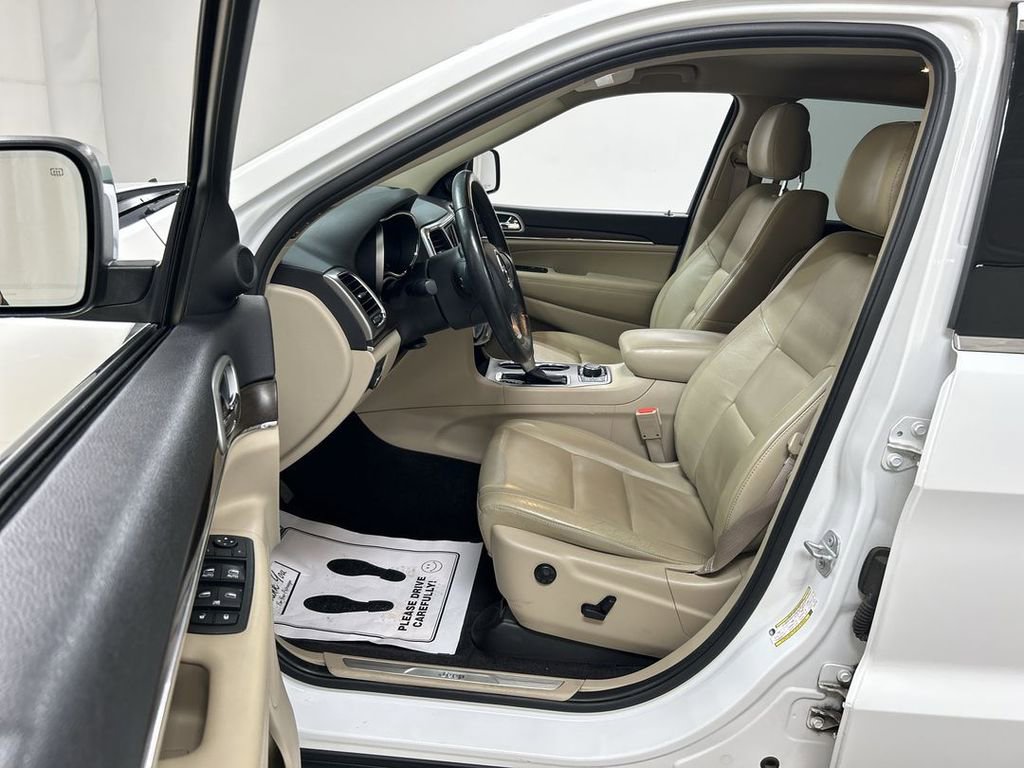 Used 2018 Jeep Grand Cherokee Limited AWD/4WD image 9