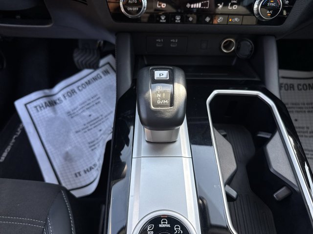 Used 2025 Mitsubishi Outlander SE FWD image 21