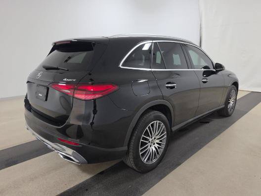Used 2024 Mercedes-Benz GLC 300 4MATIC image 4