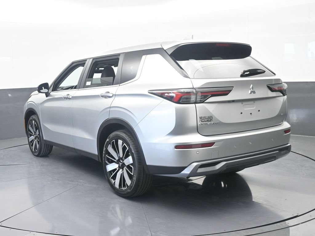 New 2026 Mitsubishi Outlander SE FWD image 4