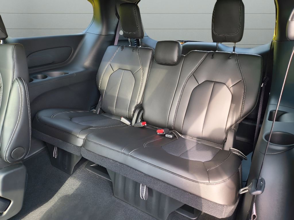 New 2026 Chrysler Pacifica Select image 27
