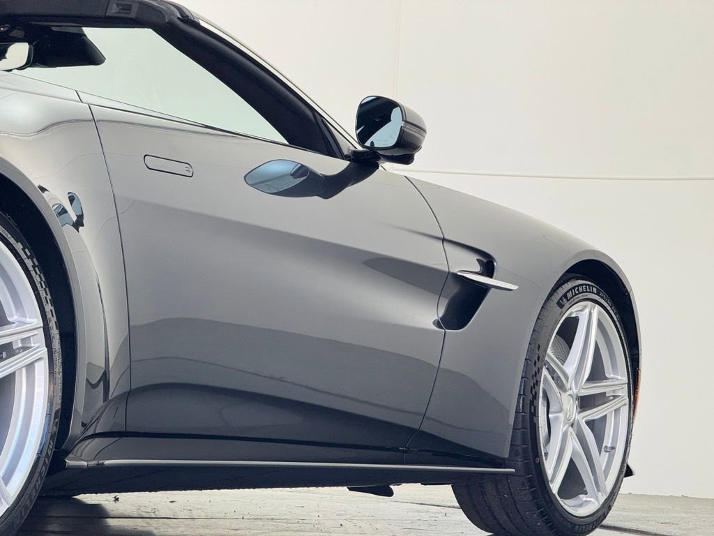New 2026 Aston Martin V8 Vantage Roadster image 34