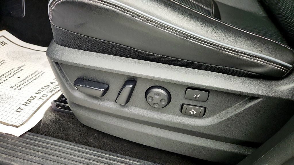 Used 2025 INFINITI QX80 Sensory w/ Premium Cargo Package AWD/4WD image 12