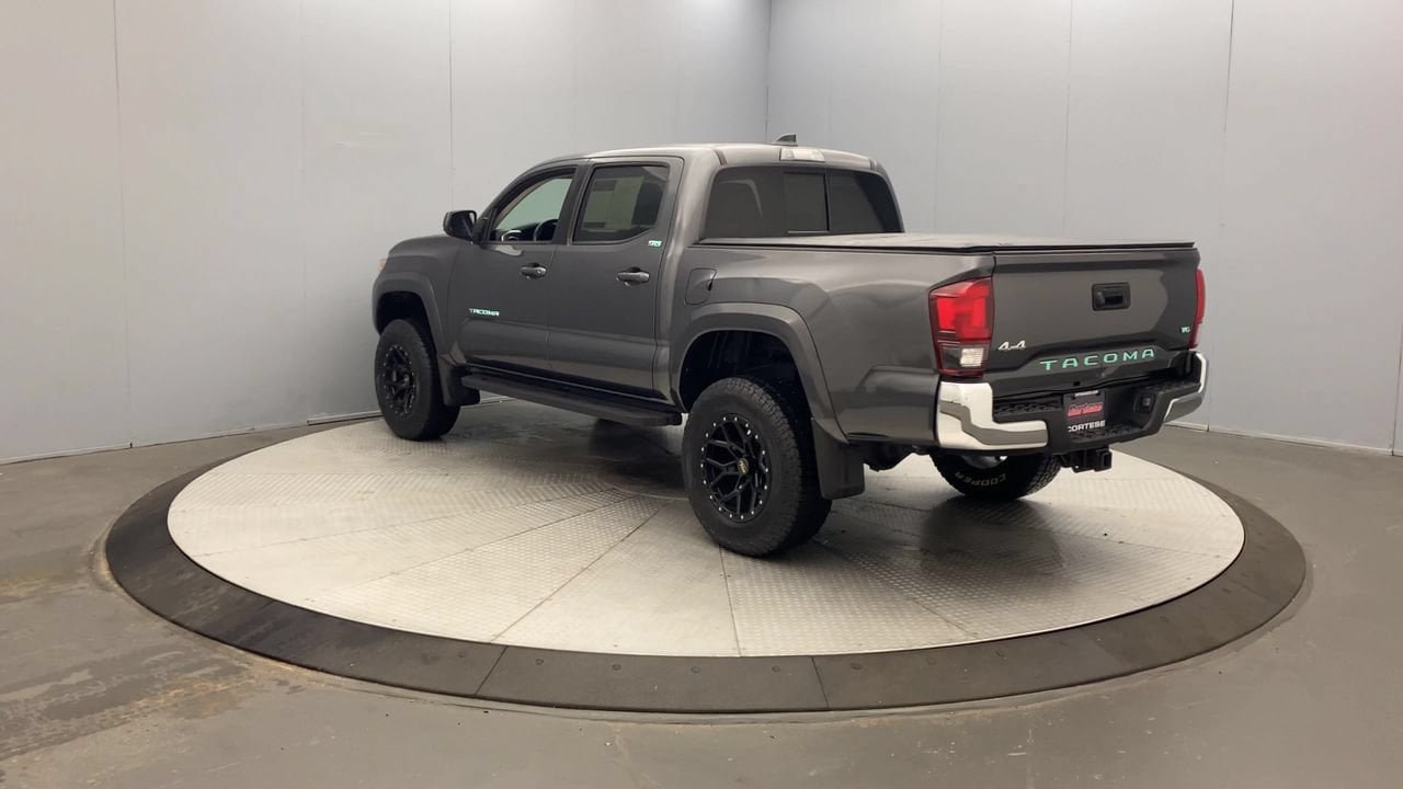 Used 2021 Toyota Tacoma SR5 AWD/4WD image 3
