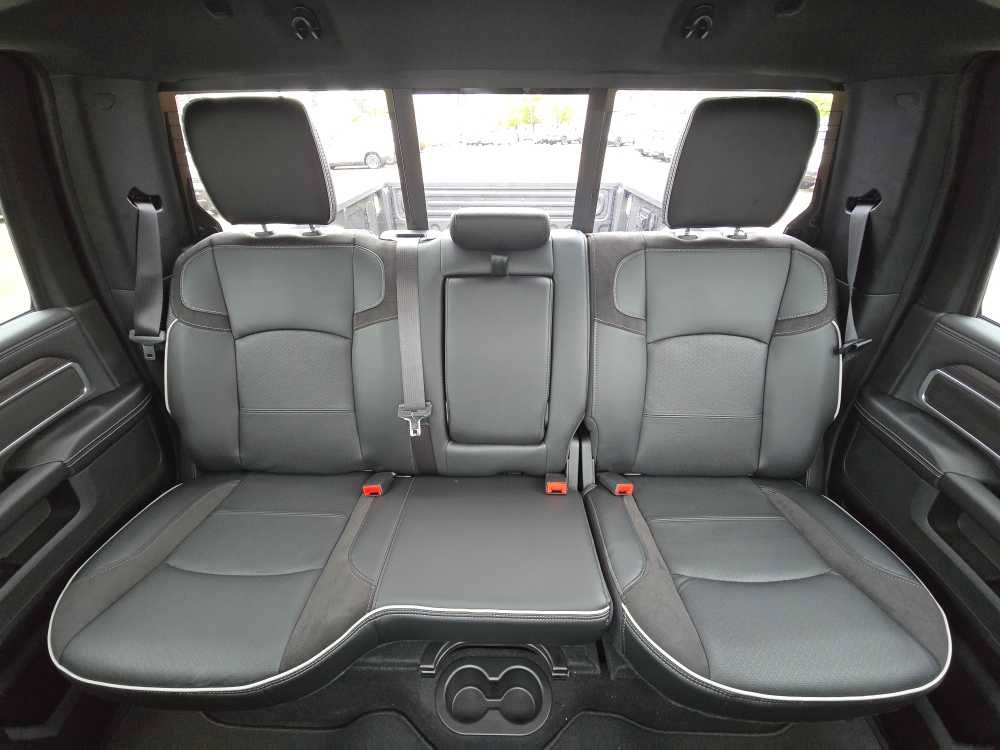 New 2026 RAM 2500 Laramie AWD/4WD image 17