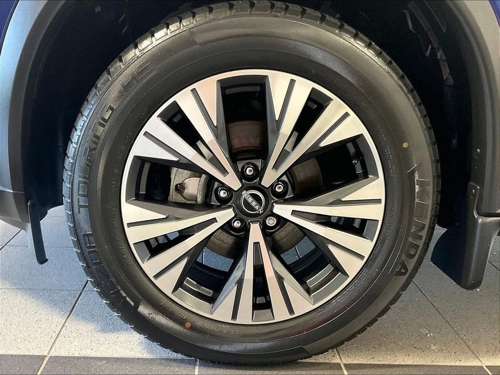 Certified 2023 Nissan Rogue SV AWD/4WD image 7