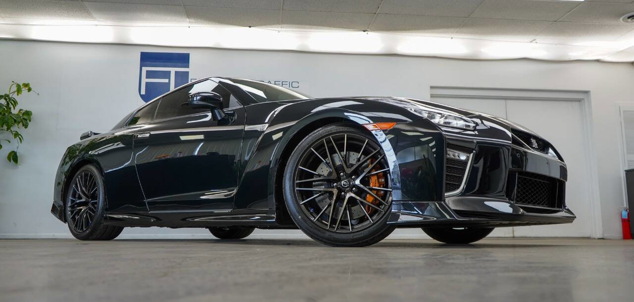 Used 2021 Nissan GT-R Premium image 24