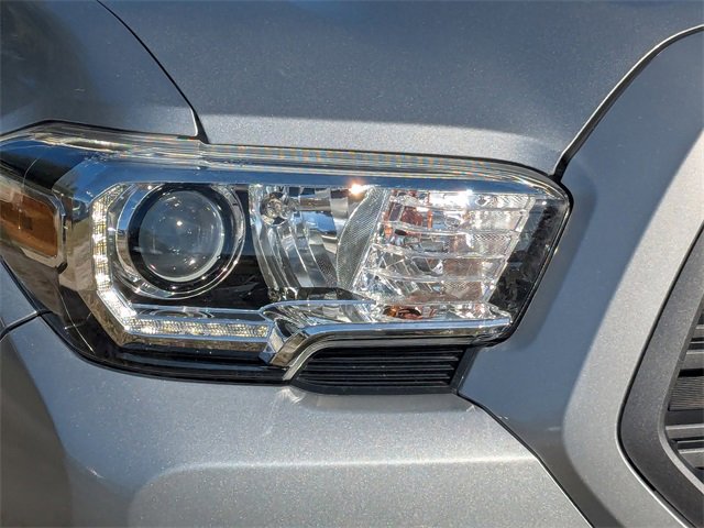 Used 2021 Toyota Tacoma TRD Off-Road image 9