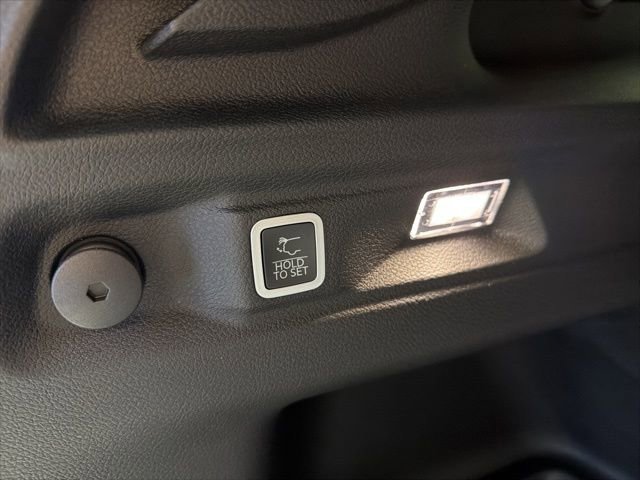 New 2025 Jeep Grand Cherokee L Limited w/ Luxury Tech Group II image 12