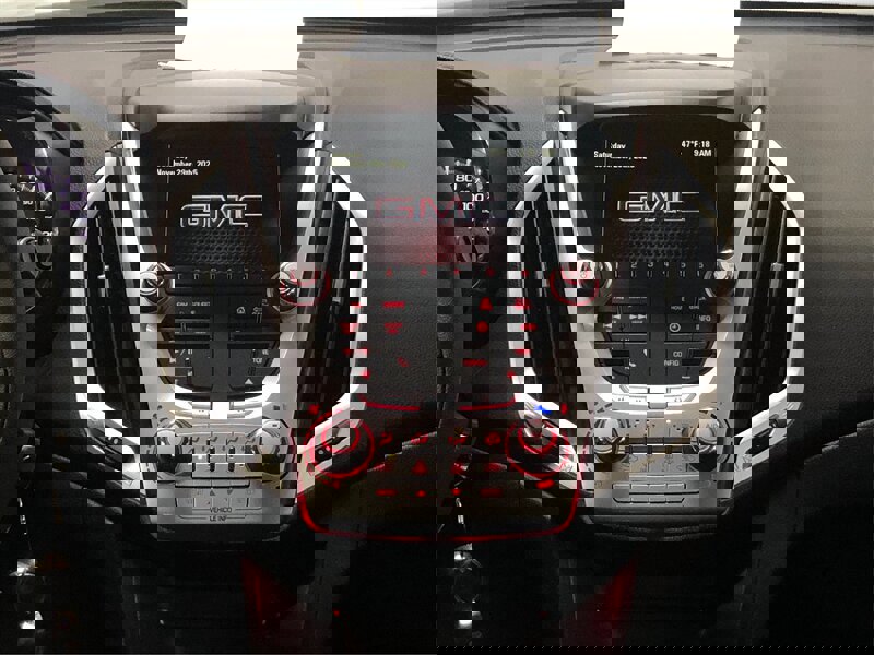 Used 2015 GMC Terrain SLE image 13