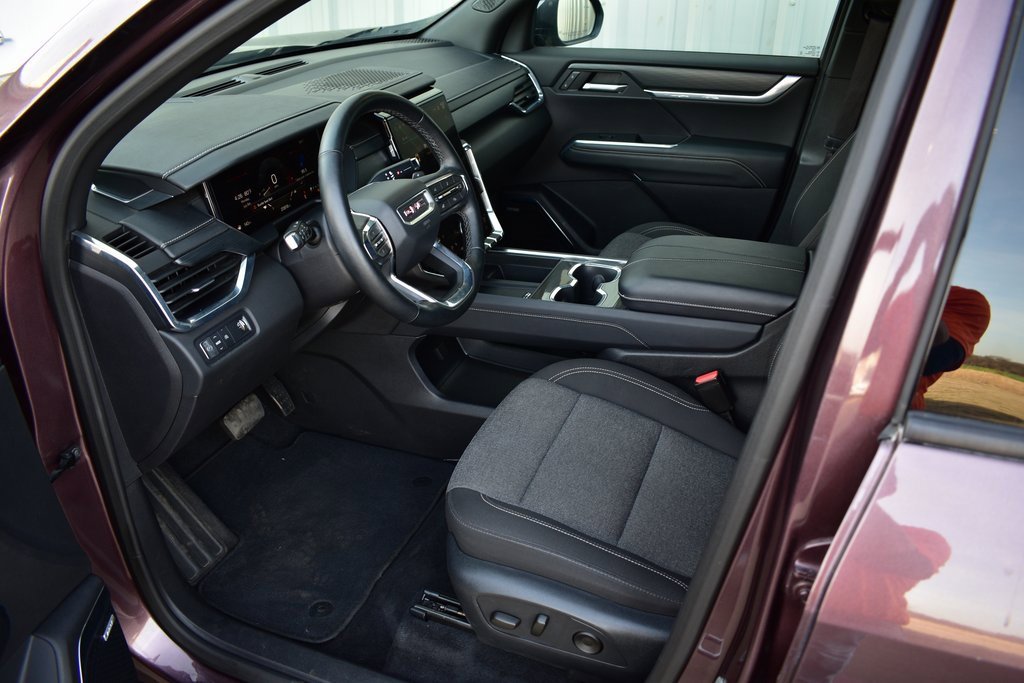 Used 2025 GMC Acadia Elevation image 15