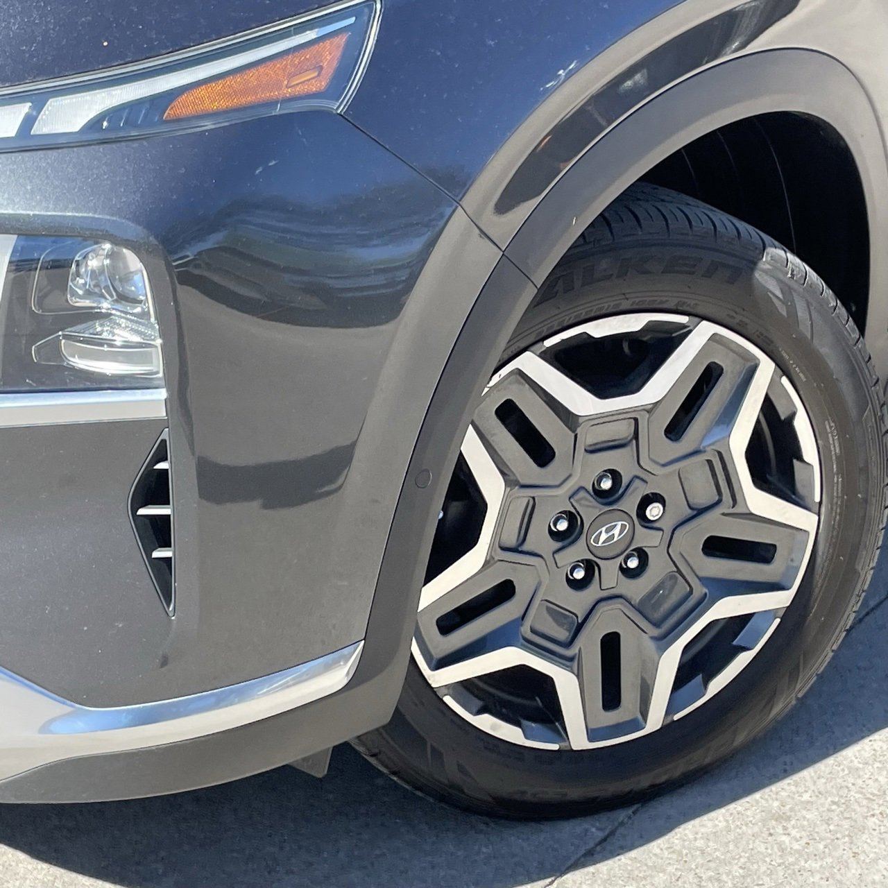 Used 2022 Hyundai Santa Fe Limited image 9
