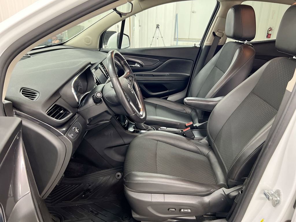 Used 2022 Buick Encore Preferred w/ Safety Package AWD/4WD image 19