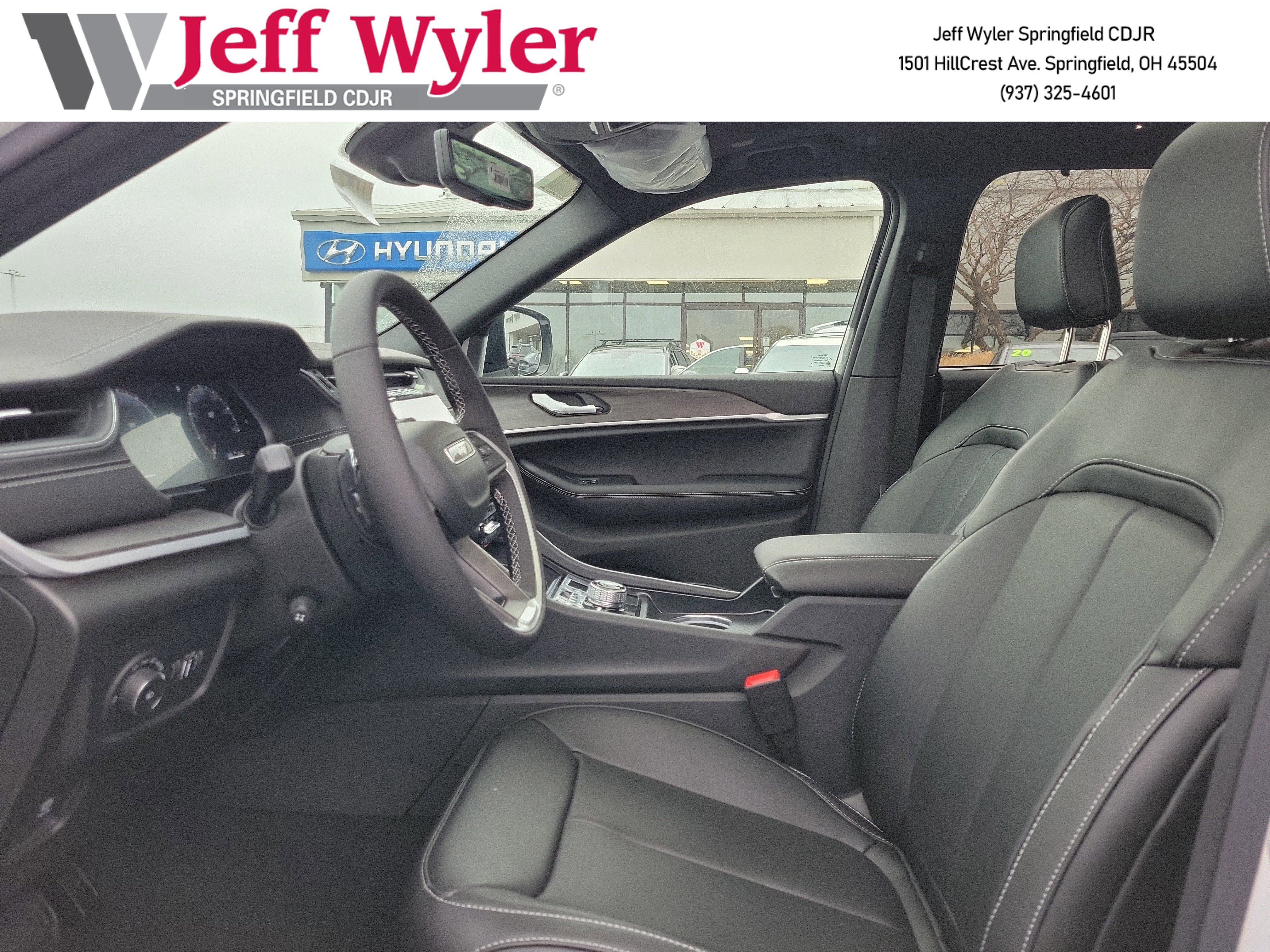 New 2025 Jeep Grand Cherokee Limited w/ Luxury Tech Group II image 15