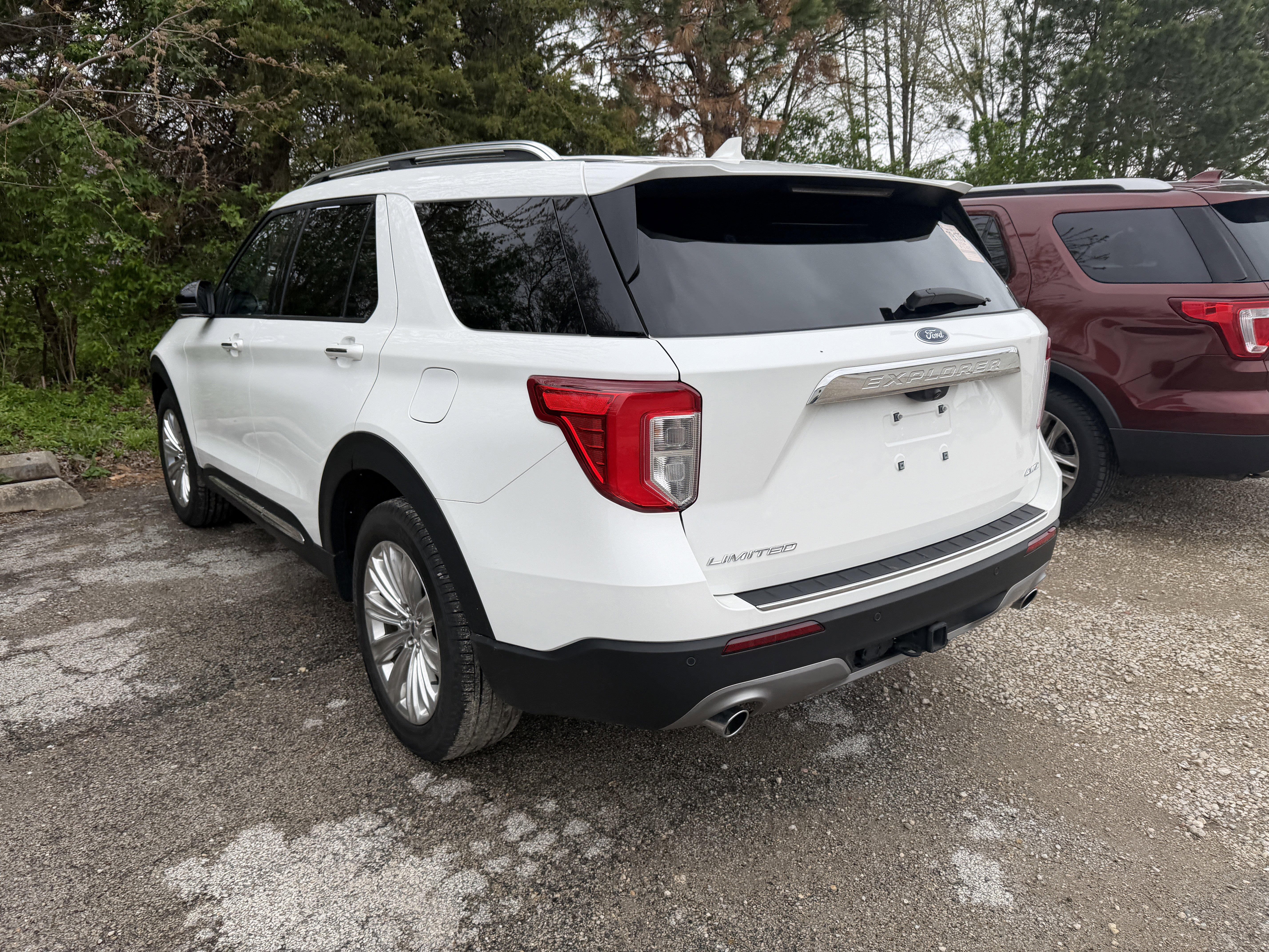 Used 2024 Ford Explorer Limited w/ Limited Technology Package image 9