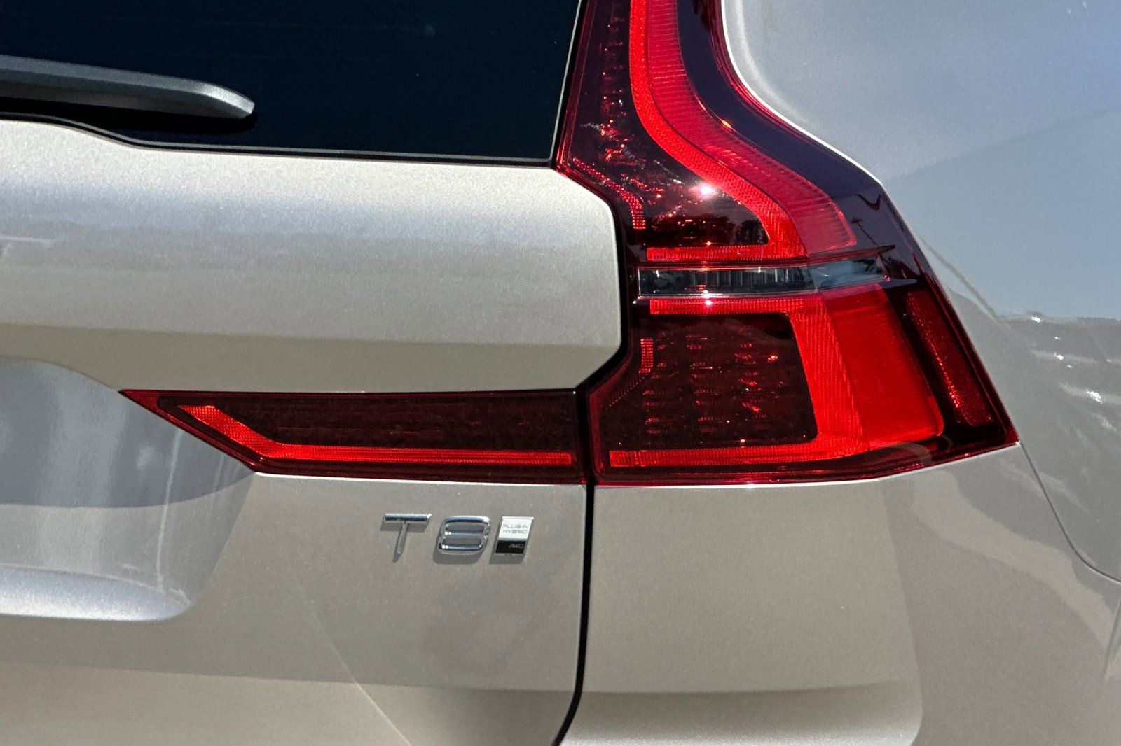 New 2026 Volvo XC60 T8 Ultra w/ Climate Package AWD/4WD image 7