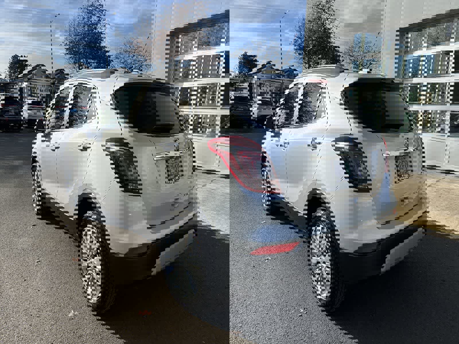 Used 2019 Buick Encore Preferred image 3