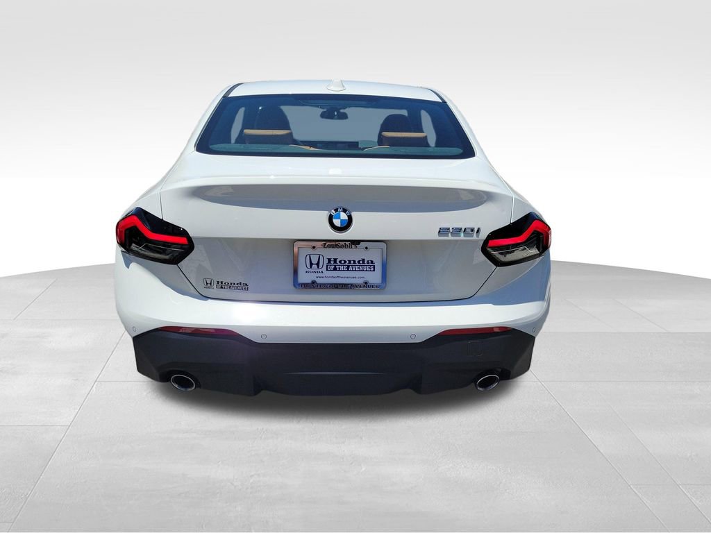 Used 2023 BMW 230i Coupe w/ Premium Package RWD image 8