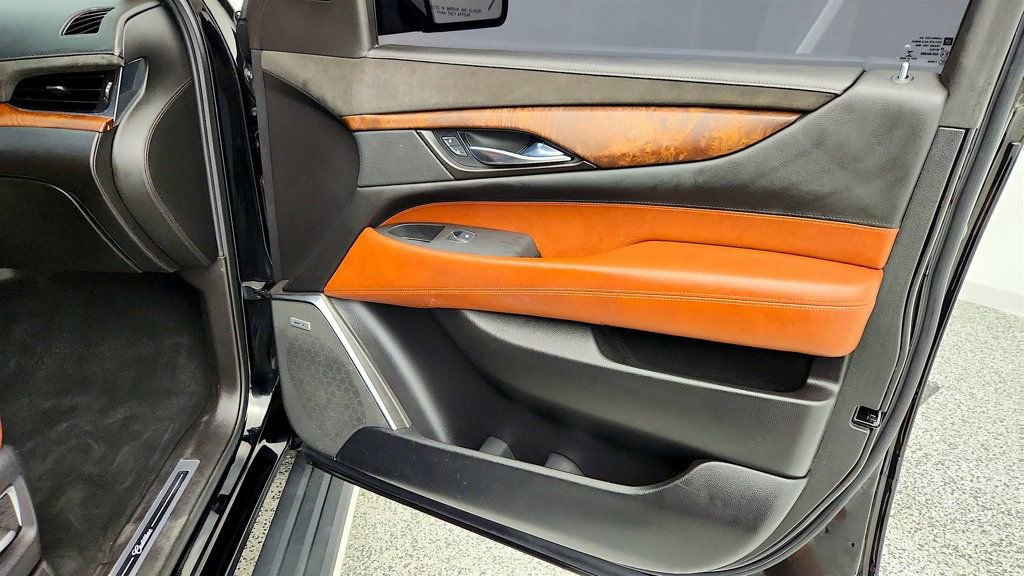 Used 2015 Cadillac Escalade Premium image 29