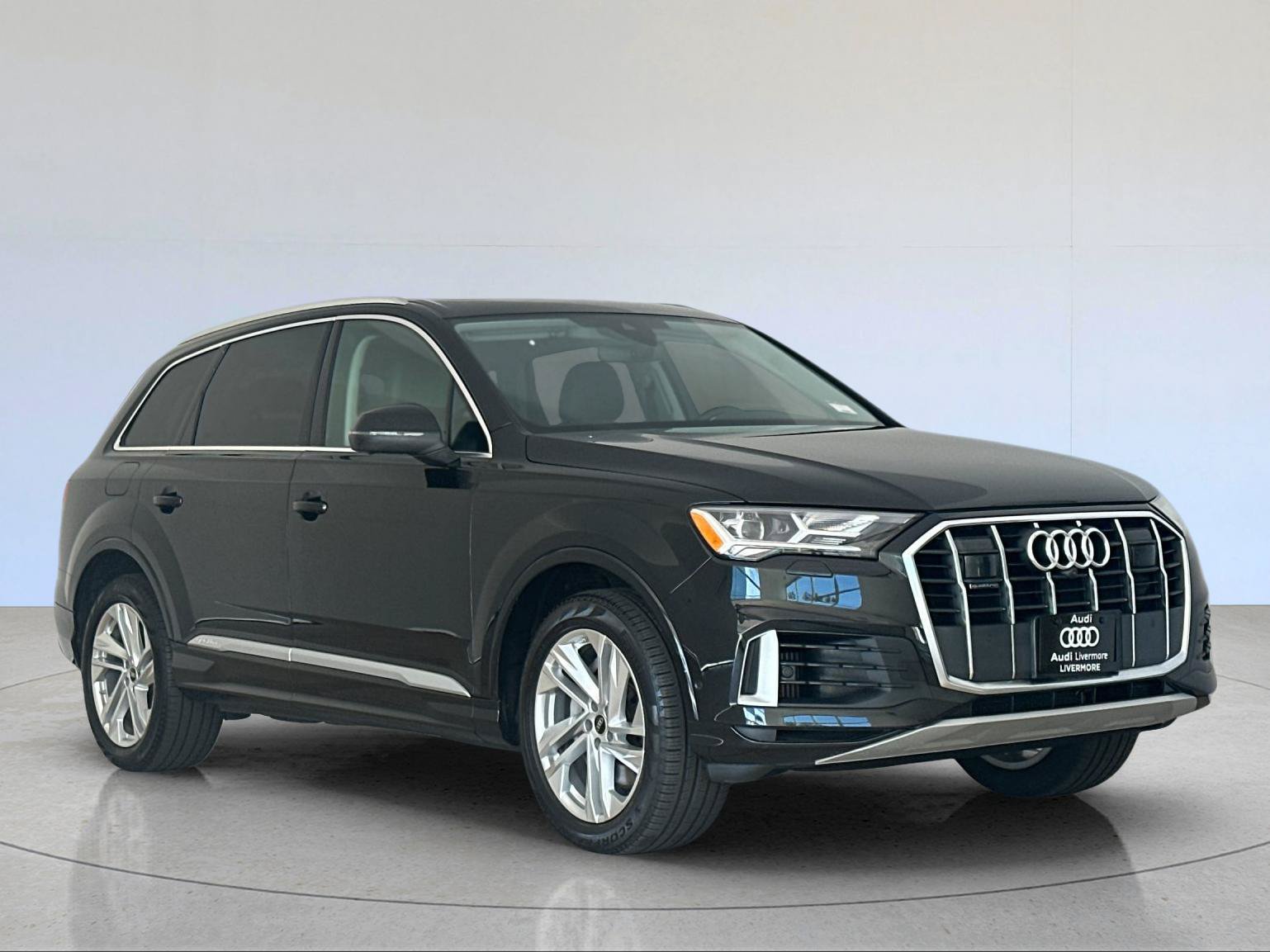 Used 2023 Audi Q7 3.0T Premium Plus w/ Premium Plus Package AWD/4WD image 8