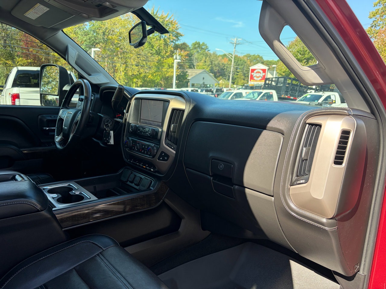 Used 2015 GMC Sierra 2500 Denali w/ Suspension Package, Off-Road image 49