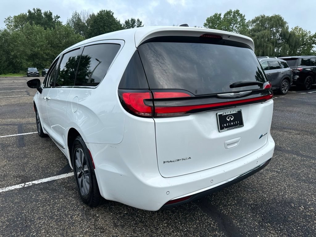 Used 2023 Chrysler Pacifica Limited FWD image 12
