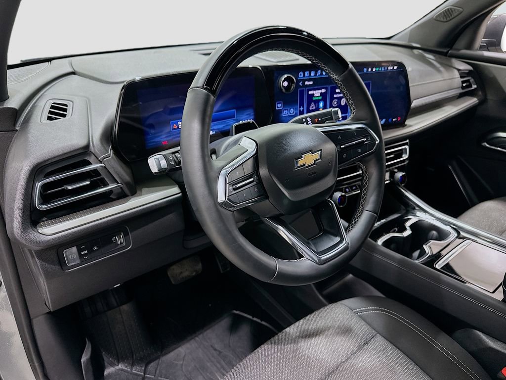 Used 2024 Chevrolet Traverse LT w/ Enhanced Driving Package image 9