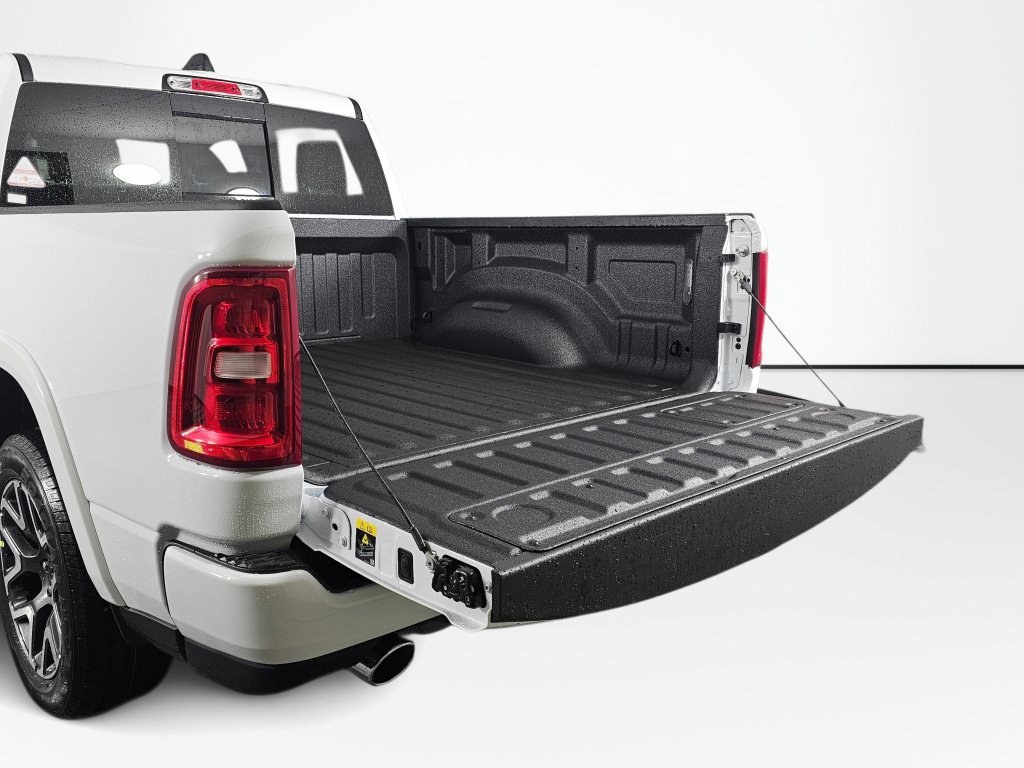 New 2026 RAM 1500 Laramie AWD/4WD image 18