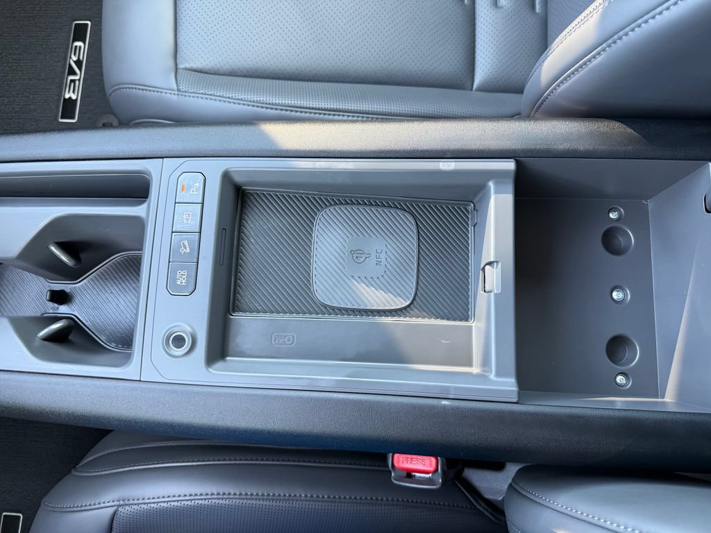 Certified 2024 Kia EV9 Wind AWD/4WD image 36
