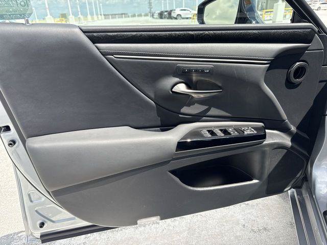 Certified 2022 Lexus ES 350 w/ Premium Package FWD image 13